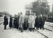 824283 Afbeelding van het bezoek van de leden van de Utrechtse gemeenteraad aan de Spoorwegwerken Utrecht.